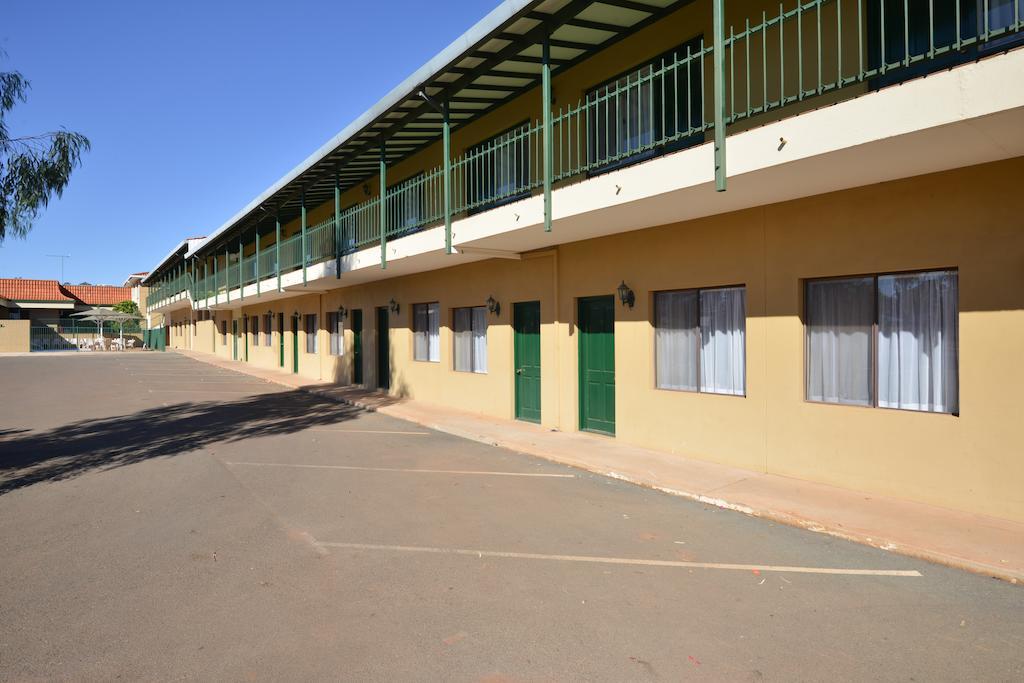 The Tower Hotel Kalgoorlie Exterior photo