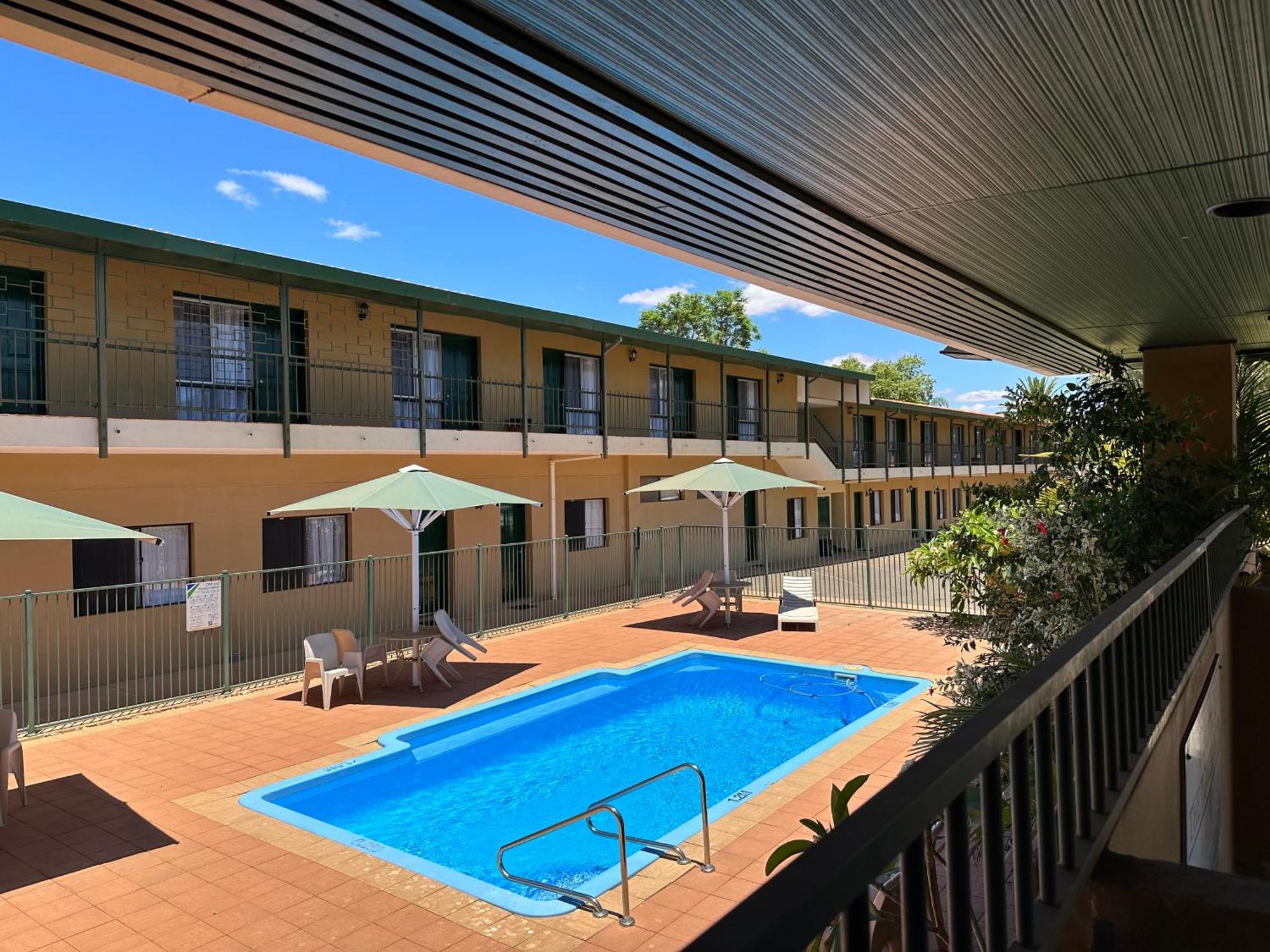 The Tower Hotel Kalgoorlie Exterior photo